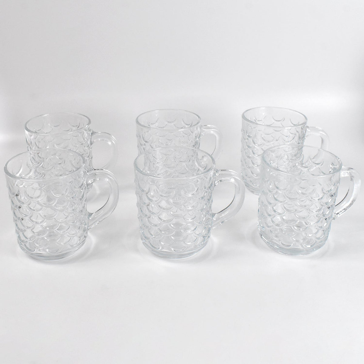 High-quality lead-free glass construction of the durable drinkware set.