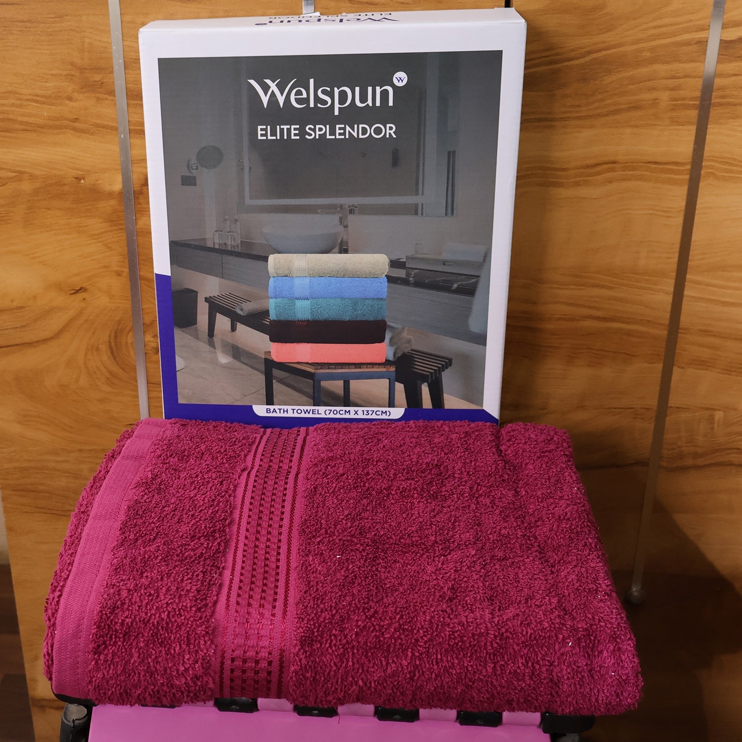 Decorative border cotton bath towel with soft and absorbent cotton