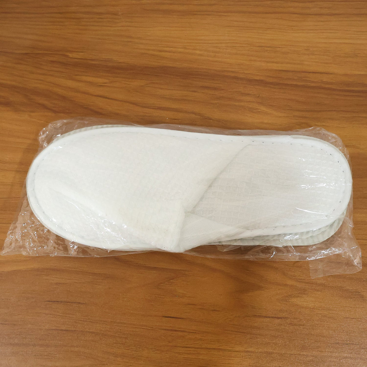 Disposable spa slippers with easy slip-on design for hygiene