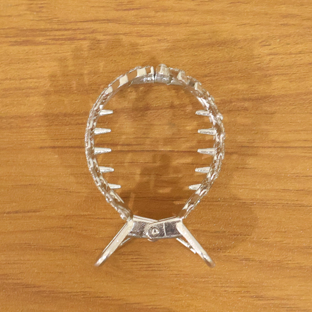 Elegant Crystal Studded Hair Claw Clip – Stylish & Secure Grip